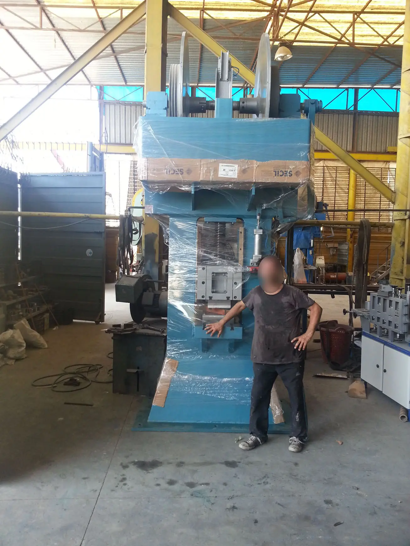 img/urunler/fr/screw press machine.webp